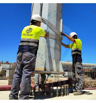 High-mast LED lighting towers for football fields, stadiums and sports facilities