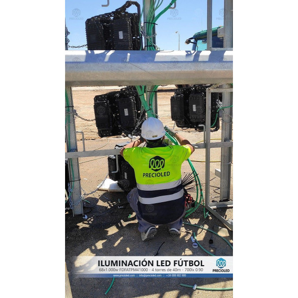 Torres, columnas, báculos para iluminación de recintos deportivos. Campos de fútbol, rugby, tenis, padel,...